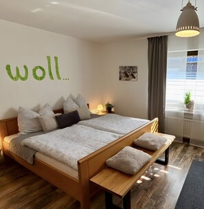 2 bedrooms, free WiFi, bed sheets - Holiday Home with Garden, Terrace and Wi-Fi (Sundern)