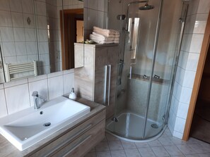Shower, towels