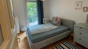 2 bedrooms, iron/ironing board, free WiFi, bed sheets