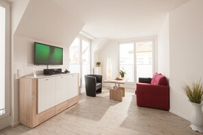 Fernseher, Stereoanlage