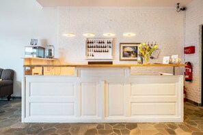 Lobby - Apartment 'Ostseeblick Fewo 6' with Private Terrace, Balcony and Wi-Fi (Kronsgaard)