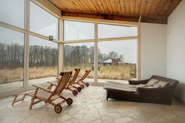 Interior - Apartment 'Ostseeblick Fewo 6' with Private Terrace, Balcony and Wi-Fi (Kronsgaard)