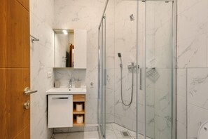 Shower, hair dryer, towels - Studio Apartment '-Apartment 3' with Wi-Fi (Lübeck)