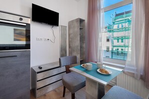 Dining - Studio Apartment '-Apartment 3' with Wi-Fi (Lübeck)