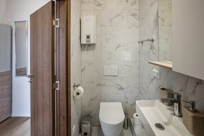 Bruser, hårtørrer, håndklæder