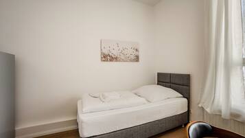 1 bedroom, free WiFi, bed sheets