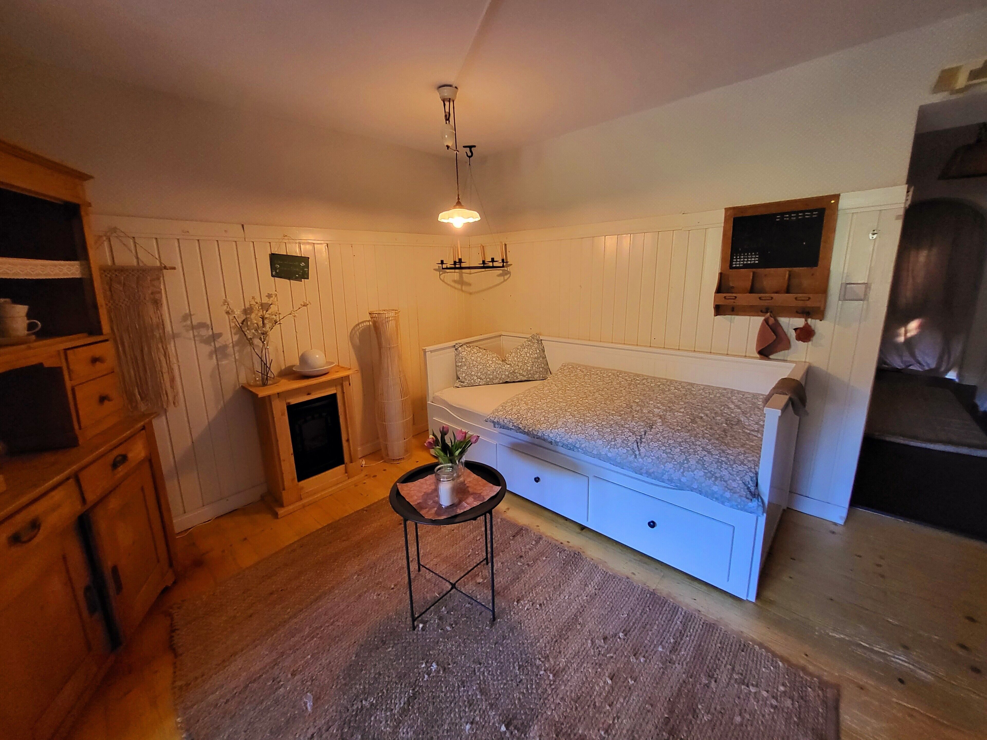 1 habitación, tabla de planchar con plancha, wifi gratis y ropa de cama 