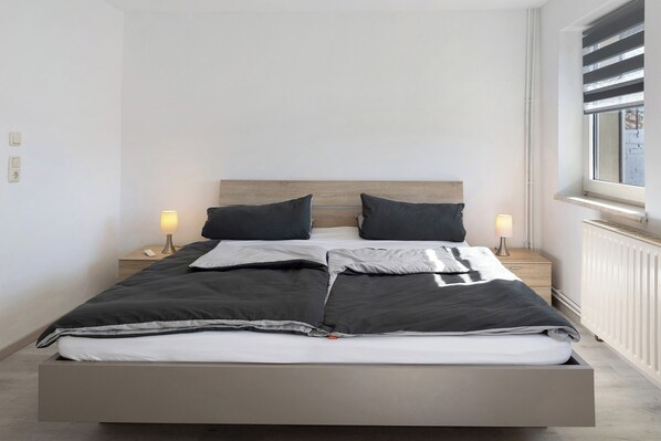 3 bedrooms, free WiFi, bed sheets - Holiday Home 'Ferienhaus' with Private Terrace, Private Garden and Wi-Fi (Zernitz-Lohm)