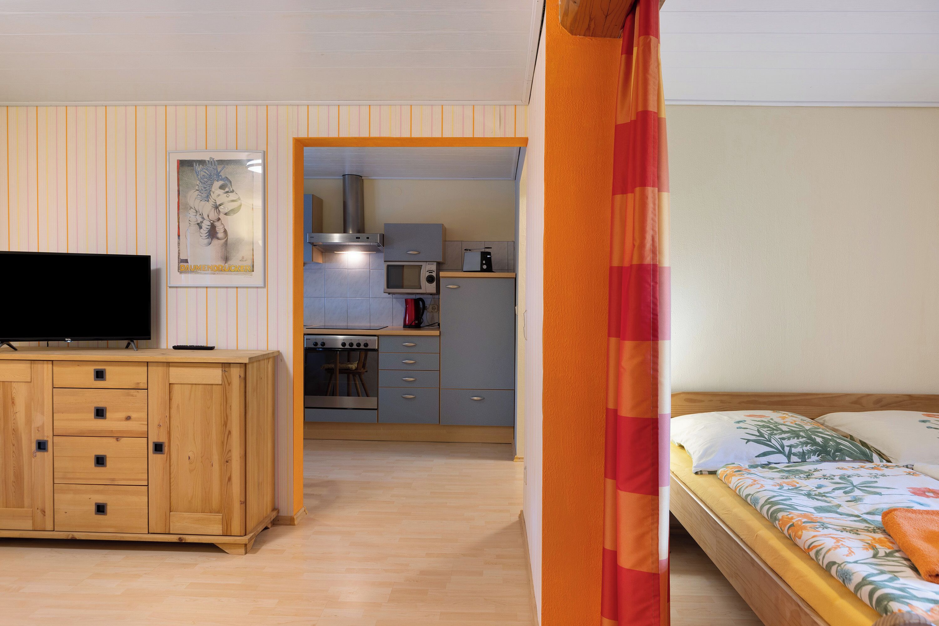 1 chambre, fer et planche à repasser, Wi-Fi gratuit, draps fournis