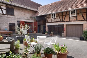 Outdoor dining - Studio '30 sqm' with Wi-Fi (Friedewald)