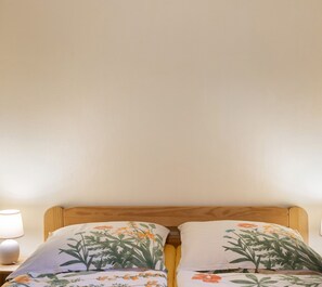 1 soverom, strykejern/-brett, wi-fi (inkludert) og sengetøy