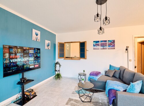 Ferienwohnung 'Blue Design - Ruhig - Arbeitsplatz' mit Balkon und Wi-Fi