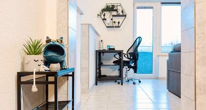 Apartment 'Blue Design - Quiet - Workplace' with Balcony and Wi-Fi