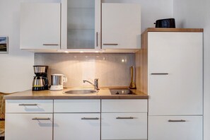 Interior - Apartment '3' with Mountain View, Shared Garden and Wi-Fi (Hinterzarten)