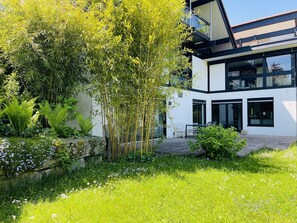 Exterior - Apartment 'Blick Ins Grüne' with Shared Garden and Wi-Fi (Daisendorf)