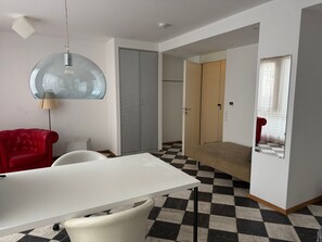 Interior - Studio 'Schönste Lage An Der Donau 1' with Wi-Fi (Neu-Ulm)