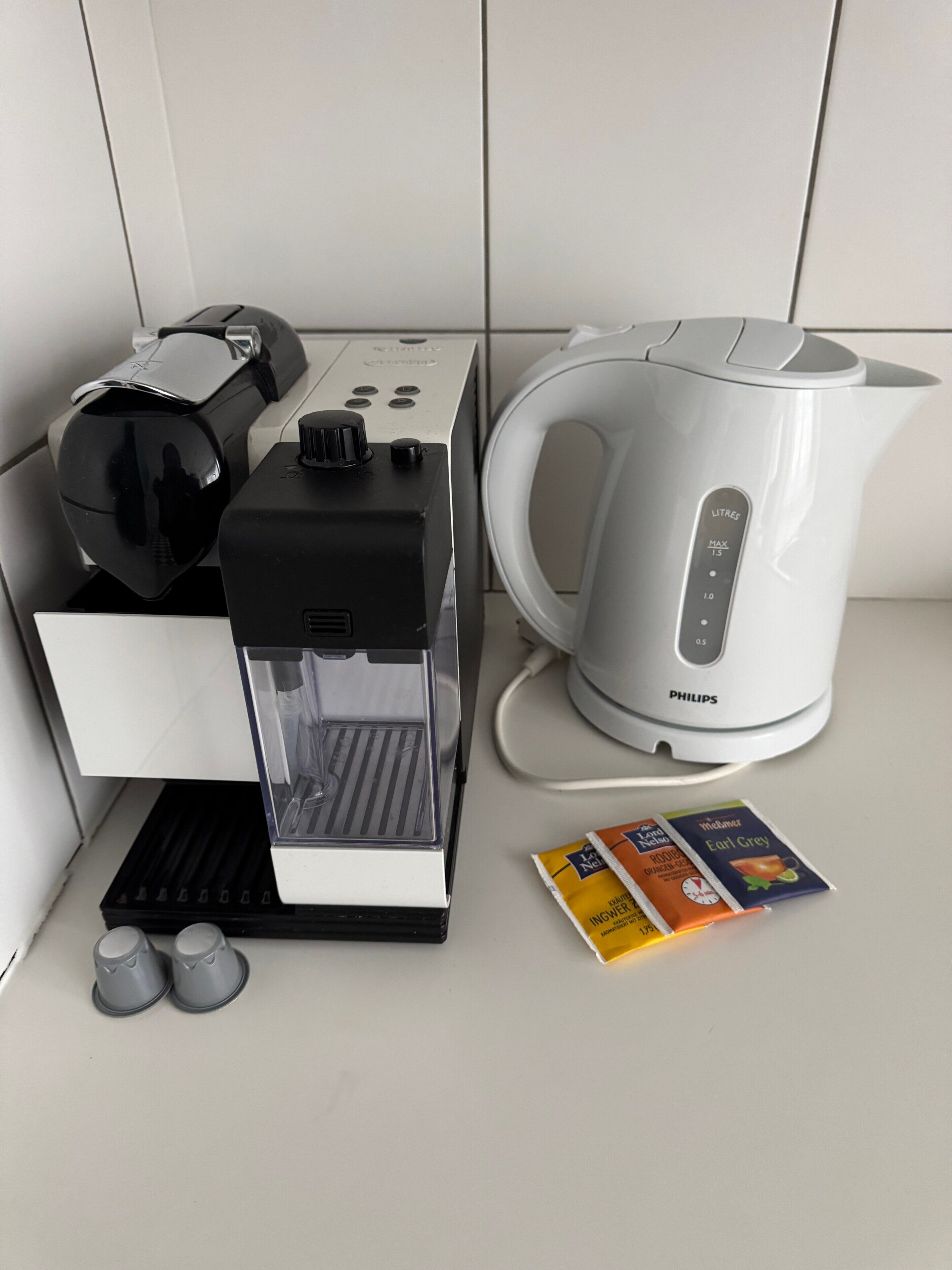 Kaffee und/oder Kaffeemaschine