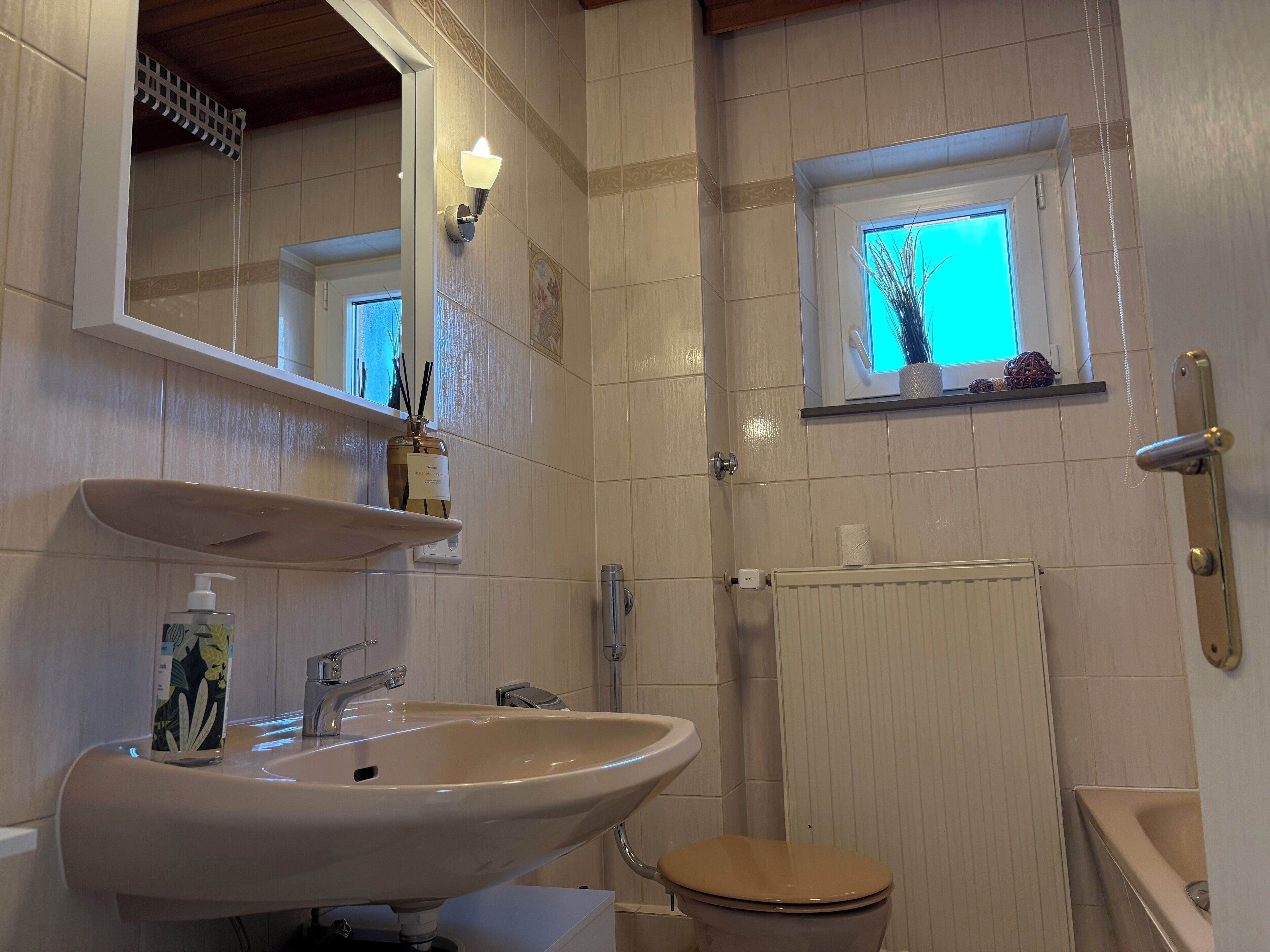 Hårføner, håndklær, såpe og toalettpapir