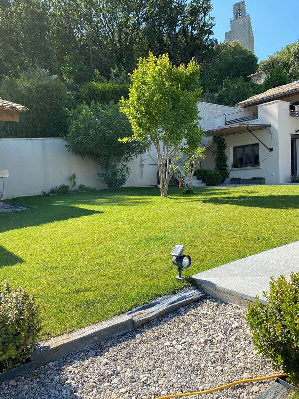 Property grounds - Superb house with swimming pool and view of Mont Ventoux (Chamaret)