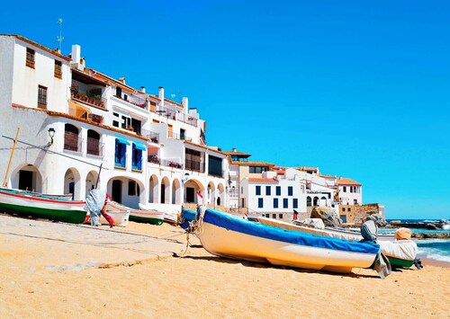 Magnificent Family Villa With Swimming Pool Surrounded By Nature 8 km From The Beach