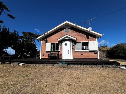 Private resort 10 seconds walk from the ocean, villa for rent on Oshima Island, Tokyo