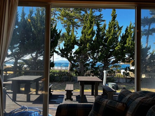 Private resort 10 seconds walk from the ocean, villa for rent on Oshima Island, Tokyo
