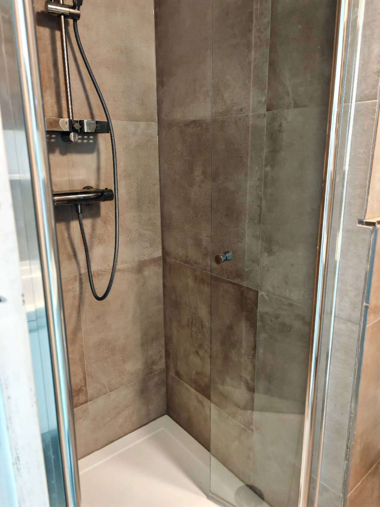 Towels, soap, shampoo, toilet paper