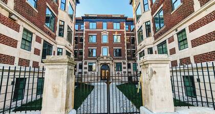 Renovated Gem: Park Free, Fast WiFi, 10m to DT