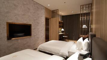 1 bedroom, in-room safe, desk, laptop workspace