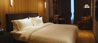 LOTUS BLU HOTEL NAGA