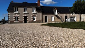 Exterior - Bed and breakfast with private Jacuzzi in secluded countryside setting. Relaxation guaranteed! (Fresnes)