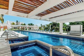 Piscine extérieure, piscine chauffée