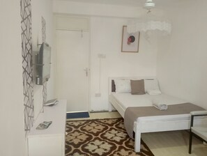 1 bedroom, WiFi, bed sheets - Cozzy studios in Mombasa. (Mombasa)