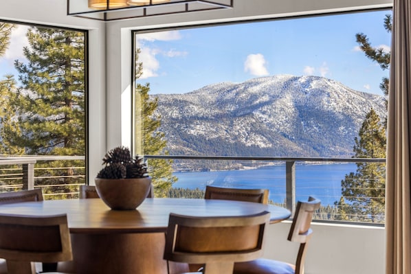 Dining - Incline Lakehouse Lookout (Incline Village)