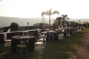 Front of property - MOUNTAIN BREEZE RESORT (Mahabaleshwar)