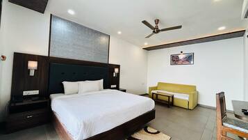 Deluxe Double Room, Balcony, Hill View | Blackout curtains, iron/ironing board, free WiFi