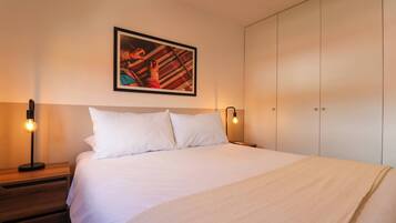 1 bedroom, desk, iron/ironing board, WiFi