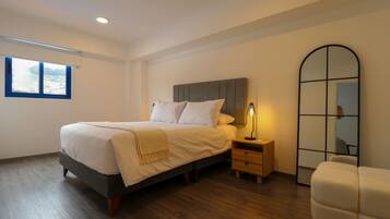 2 bedrooms, desk, iron/ironing board, WiFi