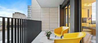 Stylish Apt with Balcony, WiFi & Free Parking