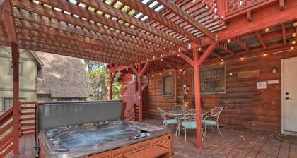 Little Doe Lodge By Destination Big Bear: Cozy Log Cabin - Awesome Location in Peaceful Summit/Village Neighborhood - Pet Friendly- FOOSBALL TABLE - HOT TUB - Wood Burning Fireplace - True Mountain Cabin Ambiance!
