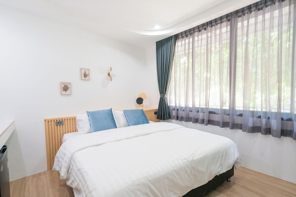 R201 - Standard Double With Views | Desk, free WiFi