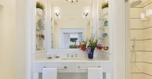 Villa, Meerblick | Badezimmer | Haartrockner, Handtücher