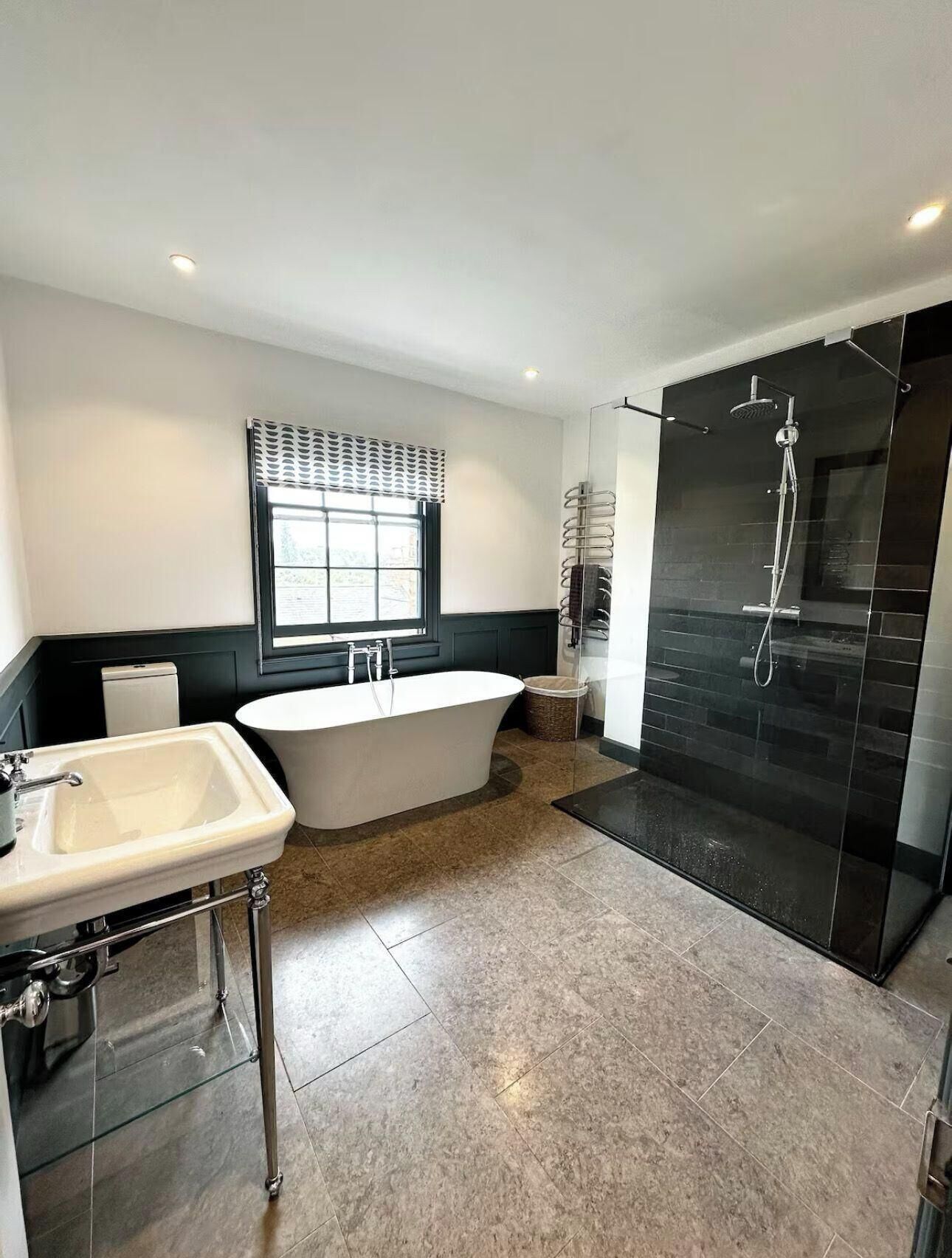 House | Bathroom | Separate bathtub and shower, deep-soaking bathtub, towels