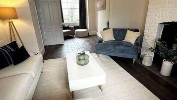 Rumah | Area keluarga | TV dan perapian