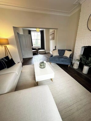 House | Living area | TV, fireplace