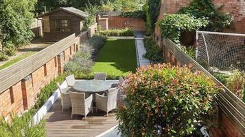 Rumah | Tempat makan outdoor