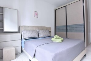 1 bedroom, iron/ironing board, WiFi, bed sheets - Chic Suasana JB Suite, Cozy Stay with Balcony (Johor Bahru)