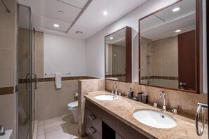 Appartement, balcon, vue ville | Salle de bain