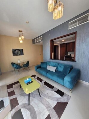 Apartment, Balcony, City View | Living area