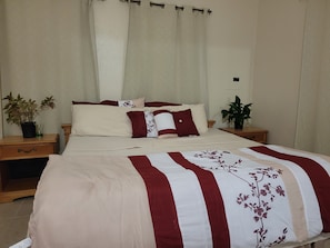 1 bedroom, iron/ironing board, free WiFi, bed sheets - Nature's Hideaway (Road Town)